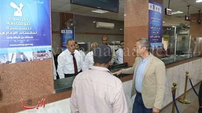 زيارة مفاجئة من محافظ سوهاج لـ«مقر حي غرب».. والسبب!