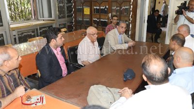 محافظ سوهاج ووفد دار الكتب يتفقدان مكتبة «رفاعة الطهطاوي»