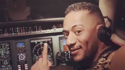 بعد فيديو الطائرة.. محمد رمضان يستعين بـ«تركي آل الشيخ» لإنقاذ الطيار ومساعده من «العقوبة»
