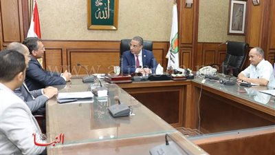 محافظ سوهاج يتابع مع «صُناع الحياة» تنفيذ مبادرة «حياة كريمة»