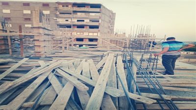 بالصور.. حملة لإزالة التعديات والتصدي للبناء المخالف ببرج العرب