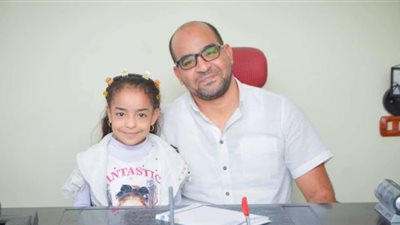 فريق جراحي بـ 