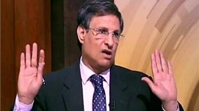 مصطفى يونس يقصف جبهة الخطيب ويؤكد 