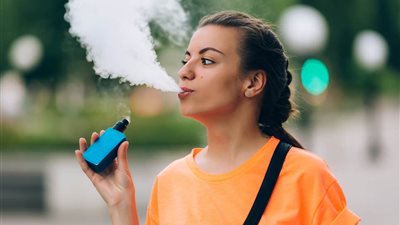 تدخين السجائر ذات النكهات أكثر إدمانًًًا من غيرها