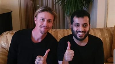 عاجل .. تركي آل الشيخ يكشف عن مفاجأة من القاهرة 