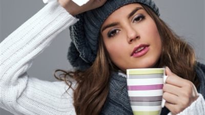 بالفيديو.. وصفات منزلية لعلاج «نزلات البرد»