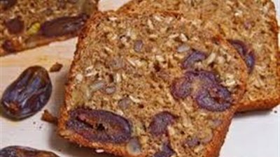 بالفيديو.. طريقة سهلة لإعداد كيكة التمر بالشوفان