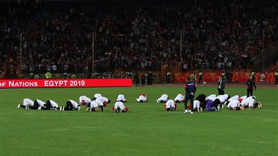 بالصور تاهل الى اولمبيادطوكيو.. فرحة الجناينى مع البلدوزر ودموع رمضان وعلم اليابان 