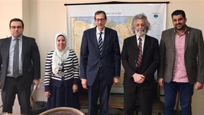 النقيب يلتقي مساعد وزير الخارجية لبحث مشاكل الأطباء خلال السفر