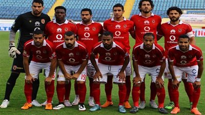 تجديد عقود ثلاثي الأهلي الكبار.. وتجاهل حسام عاشور