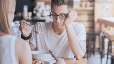 دراسة: مواقع التواصل الاجتماعي تُصيب المراهقين باضطرابات التغذية