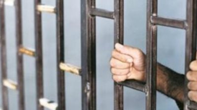 «سباك» يستعين بـ«البدلة الميري» لترويج المواد المخدرة فى الجيزة.. هذا مصيره