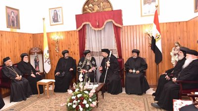 بالصور.. البابا تواضروس يهنئ «كاثوليك مصر» بعيد الميلاد