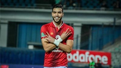 صدمة جديدة في الأهلي.. أزارو يتعرض للإصابة بعد التحام مع هذا اللاعب