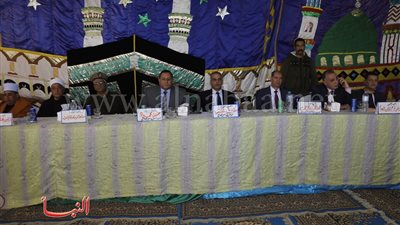 بالصور.. محافظ سوهاج يشهد الصلح بين عائلتين بمركز 