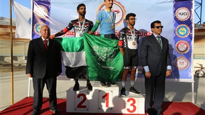 وزير الرياضة يشهد الافتتاح التجريبي لمضمار الدراجات بهيئة استاد القاهرة