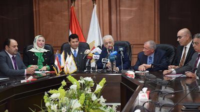 وزيرا الرياضة والتربية والتعليم يشهدان توقيع بروتوكول تعاون لنشر كرة اليد في المدارس