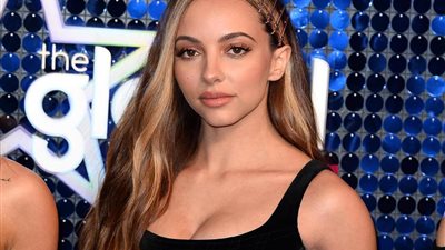 مطربة بريطانية تتحدث عن الكراهية الذاتية في احتفالات رأس السنة