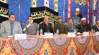 السكرتير المساعد بسوهاج يشهد مراسم الصلح بين أبناء العمومة بمركز دار السلام 