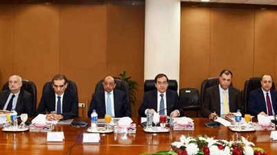 وزير البترول يناقش موازنة «البتروكيماويات المصرية» خلال 20202021
