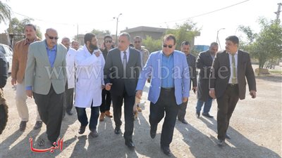 محافظ سوهاج يتفقد المشروعات الإنتاجية ويشيد بالتطور في الإنتاج والإيرادات