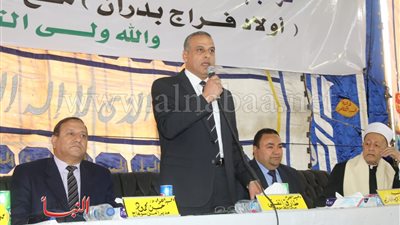 محافظ سوهاج يشهد صلح بين عائلتين بقرية «روافع القصير»