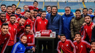 طاقم تحكيم من جزر القمر لإدارة مباراة بيراميدز ورينجرز