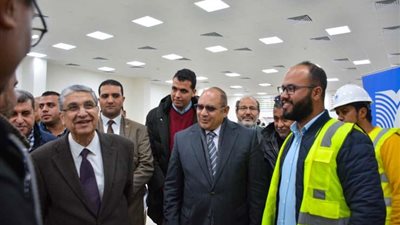 وزير الكهرباء يزور محطة العاصمة الإدارية الجديدة