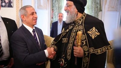 بالصور.. الدكتور إسماعيل عبد الغفار يهنىء البابا تواضروس بعيد الغطاس 