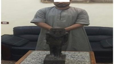 ضبط عاطل وبحوزته تمثال أثري في كمين بالفيوم
