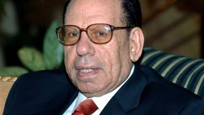 صلاح فضل: أناشد مختار جمعة و تواضروس بإنشاء مكتبة فى كل مسجد وكنيسة 