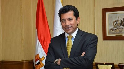 وزير الرياضة يطمئن علي بعثة الزمالك في قطر 