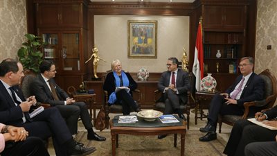 تفاصيل لقاء 