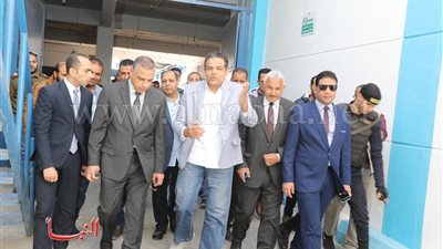 محافظ سوهاج يتفقد مشروعات خدمية وتنموية بقيمة استثمارية نصف مليار جنيه 