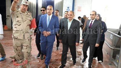 محافظ سوهاج يتفقد المشروعات الاستثمارية والتنموية بالمنطقة الصناعية بالكوثر