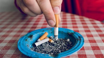 بريطانيا تضع خطة للتخلص من التدخين نهائيًا في 2030.. هل تستطيع؟!