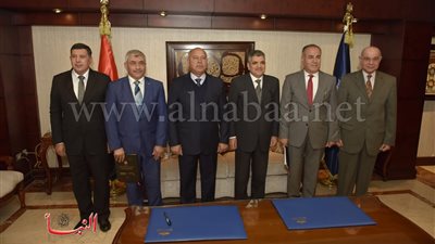 بالصور.. تعرف على سر لقاء وزير النقل ورئيس هيئة قناة السويس