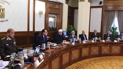 بعد حظر المصريين.. رئيس الوزراء يصدر قرار جديد ضد دولة قطر 