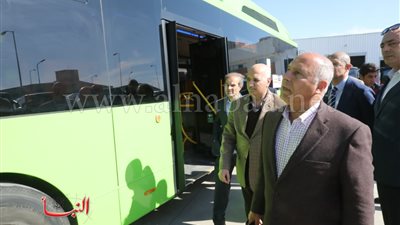 النقل: التعاقد على أتوبيسات صديقة للبيئة لخدمة العاصمة الإدارية 