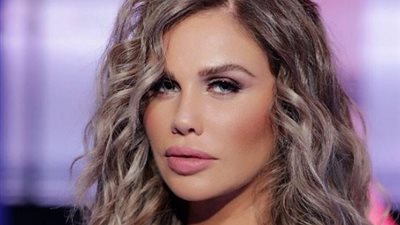 نيكول سابا تسخر من فيروس كورونا أثناء قدومها إلى مصر: «لا داعي للتهويل»