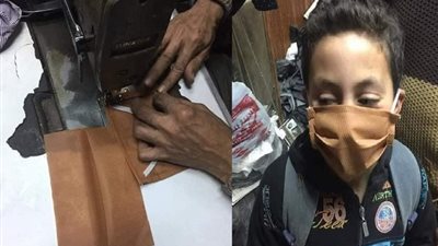 كارثة بالصور.. ترزي يصنع «كمامات كورونا» لبيعها جملة للصيدليات وطلاب المدارس