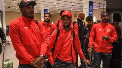 رشح في القدم يثير الشكوك حول نجم الأهلي الإفريقي