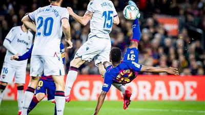 كورونا يجمد الدورى الإيطالي وقرار صادم يهدد الدوري الألماني 