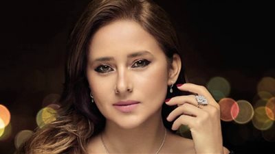 الظهور الأول للنجمة نيللي كريم بعد إجراء جراحة في قدمها «صورة»