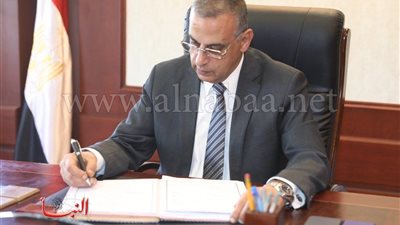 محافظ سوهاج يمنح الموظفين ذوي الإعاقة أجازة 15 يومًا 