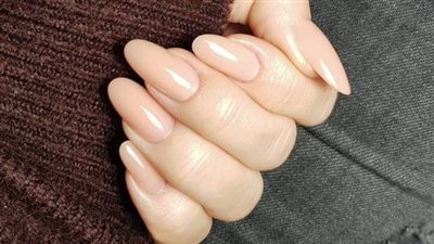 منها التدخين.. 3 أسباب رئيسية وراء حدوث إصفرار الأظافر