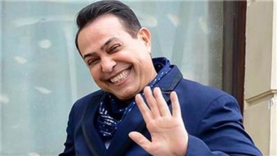 بالفيديو.. حكيم يُغني لفيروس كورونا من منزله