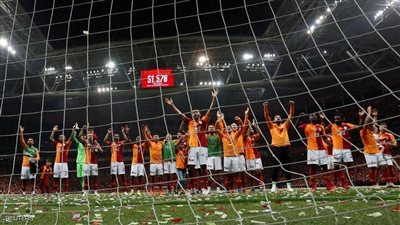 كورونا..تجميد الدوري التركي بعد ضغوطات الأندية والإعلام