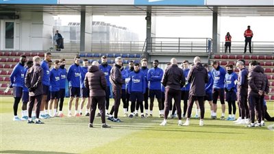 كورونا.. أزمة بين نجوم برشلونة والإدارة بسبب تخفيض عقودهم