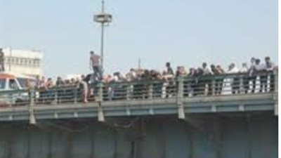 تفاصيل إنتحار شاب من أعلى كوبري الجامعة.. 